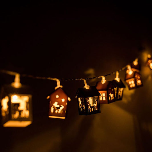 10 Light Battery Operated LED Wooden House String Lights