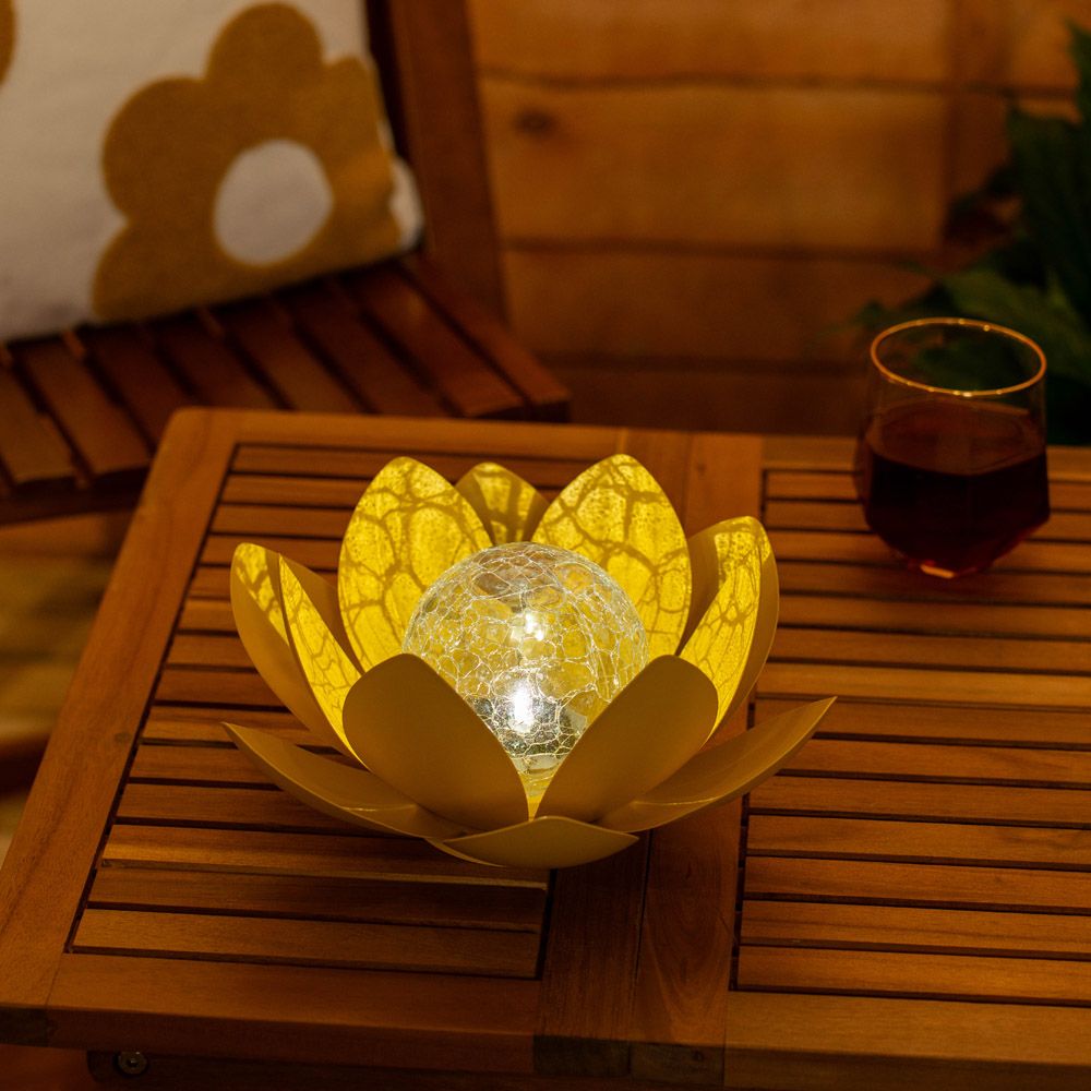 Solar Powered Metal Waterlily Light