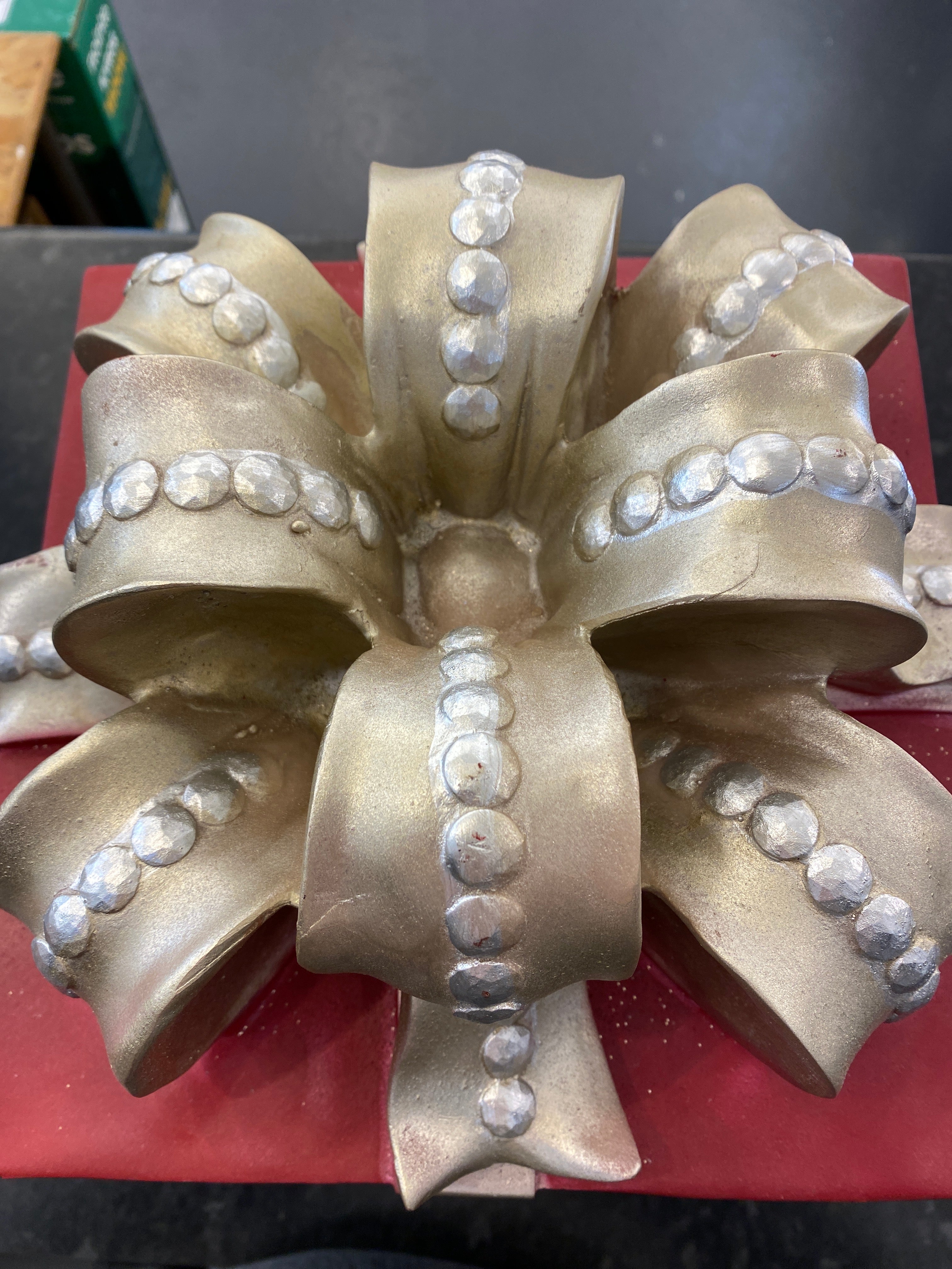 Large resin musical Christmas Present