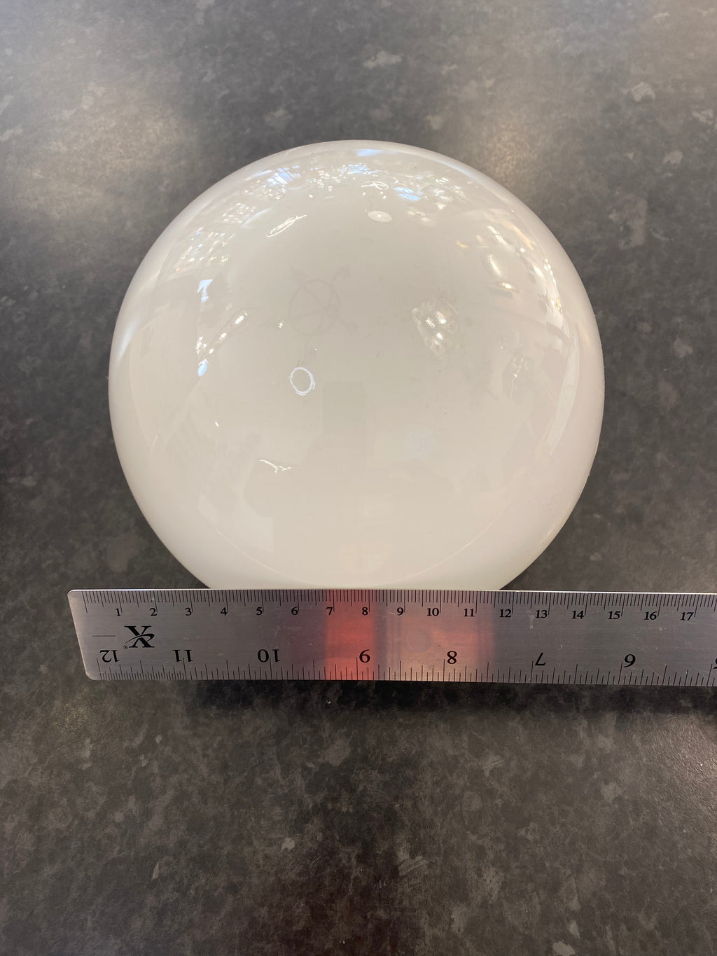 (29) Ceiling fan shade for use with a gallery or spring clip