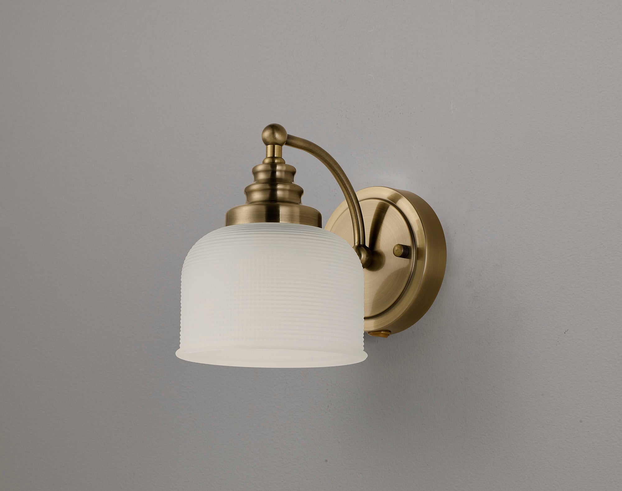 Luminosity Designs - Antique Brass Sledmere Single Wall Light, Switched, 1 x E27, Glass Shade - Luminosity Designs Ltd