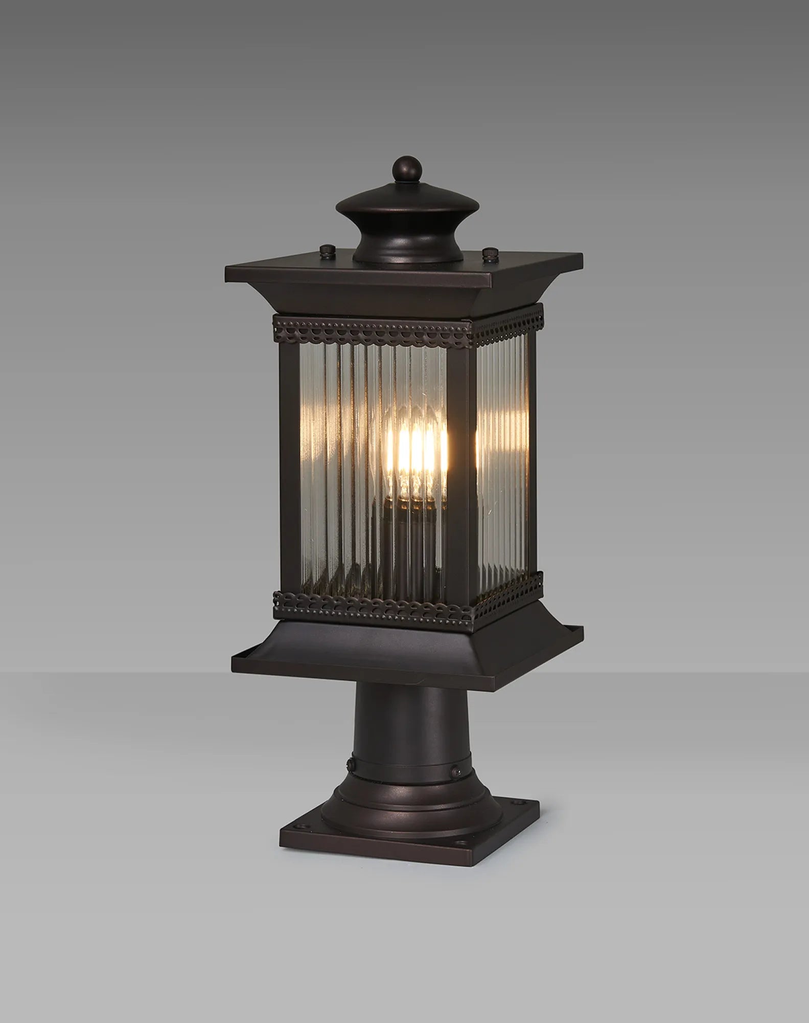 Fuller Traditional Pedestal / Post Lamp, 1 x E27, IP54, Oil Rubbed Brass (Bronze) /Lined Glass
