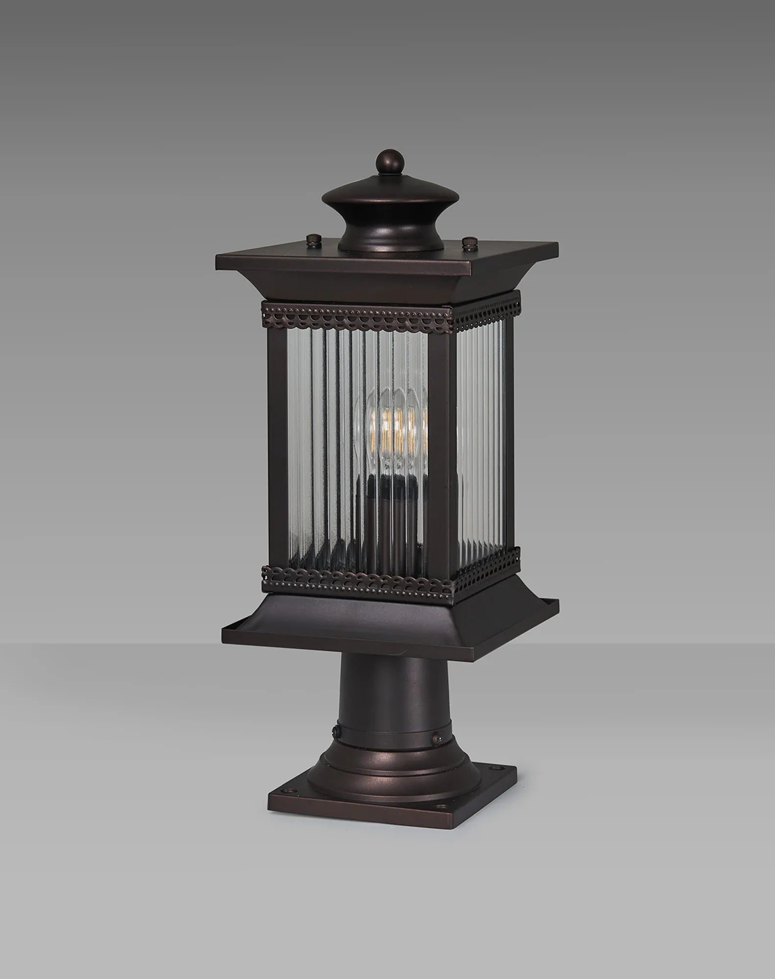 Fuller Traditional Pedestal / Post Lamp, 1 x E27, IP54, Oil Rubbed Brass (Bronze) /Lined Glass