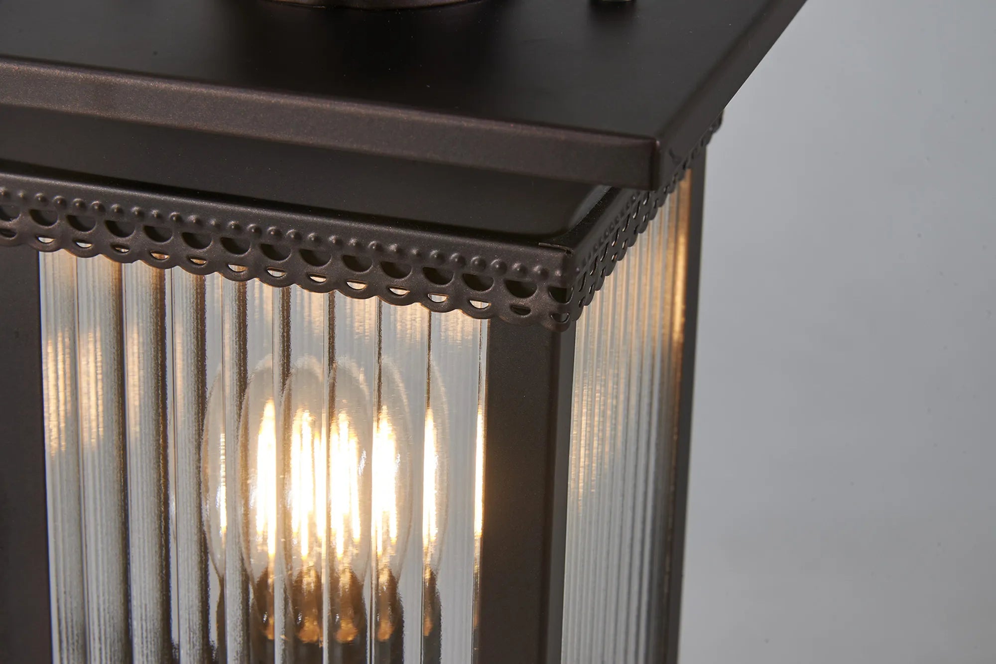 Fuller Traditional Pedestal / Post Lamp, 1 x E27, IP54, Oil Rubbed Brass (Bronze) /Lined Glass
