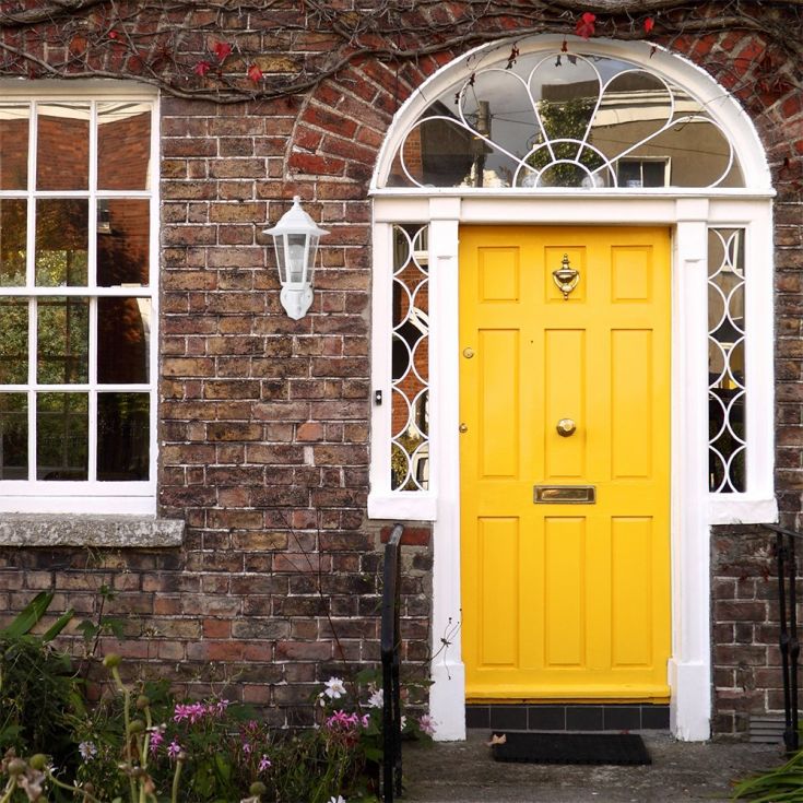 LSE - Mayfair Acrylic Budget Outdoor Wall Lantern, with PIR Motion Sensor, 1 x E27 - Luminosity Designs Ltd