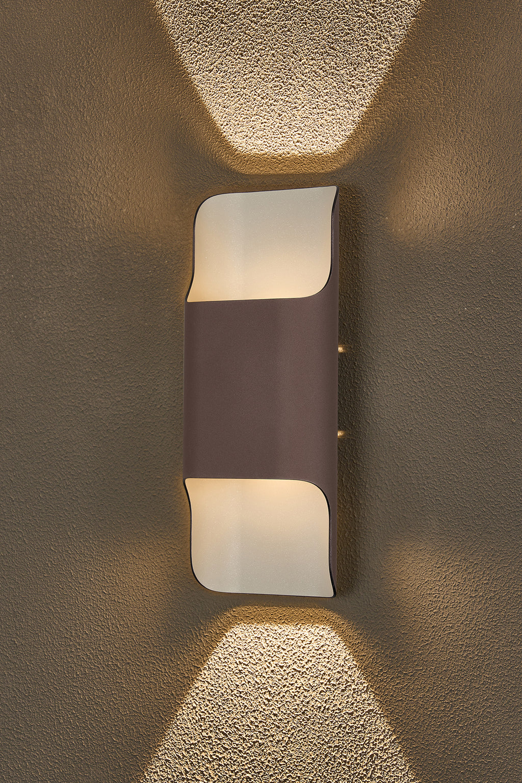 Zane Wall Lamp With 125 x 305mm Even Open Curve Shade, 2 x 6.5W LED, 3000K, 900lm, IP65