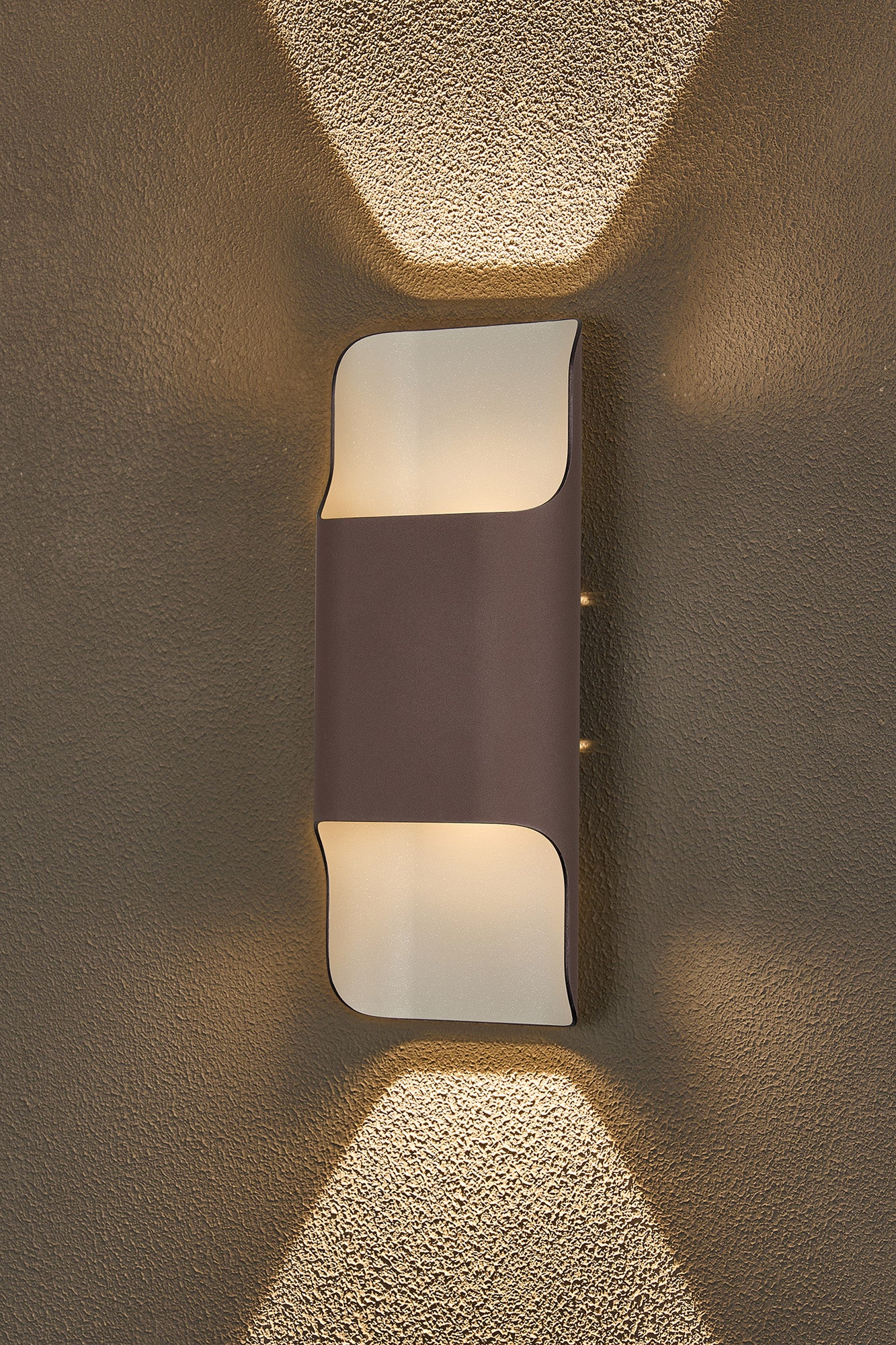 Zane Wall Lamp With 125 x 305mm Even Open Curve Shade, 2 x 6.5W LED, 3000K, 900lm, IP65