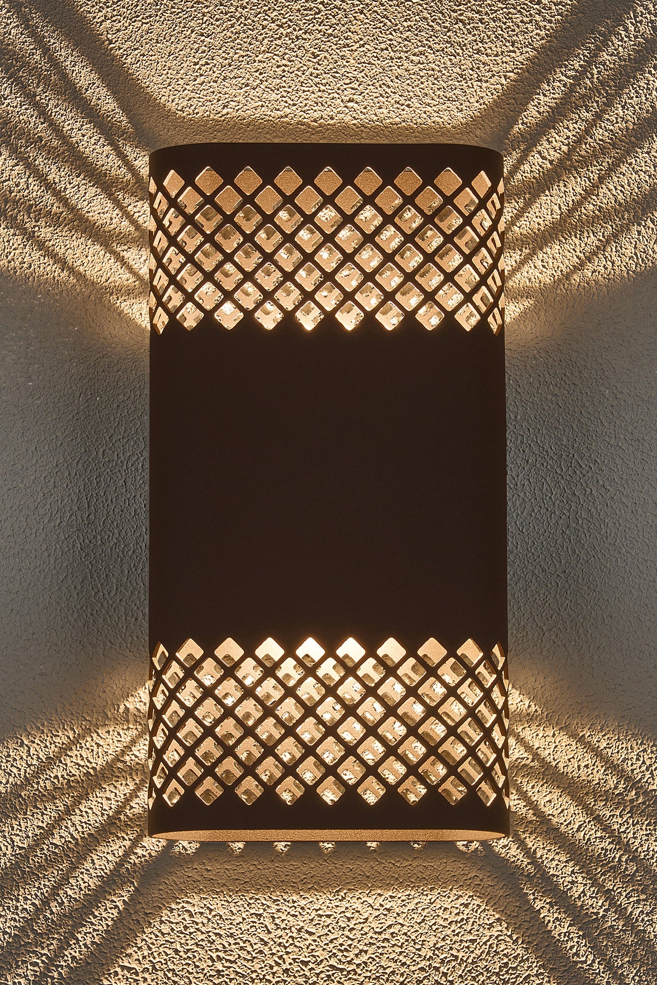 Zane Wall Lamp With 160 x 305mm Mesh Diamond Pattern Shade, 2 x 6.5W LED, 3000K, 900lm, IP6