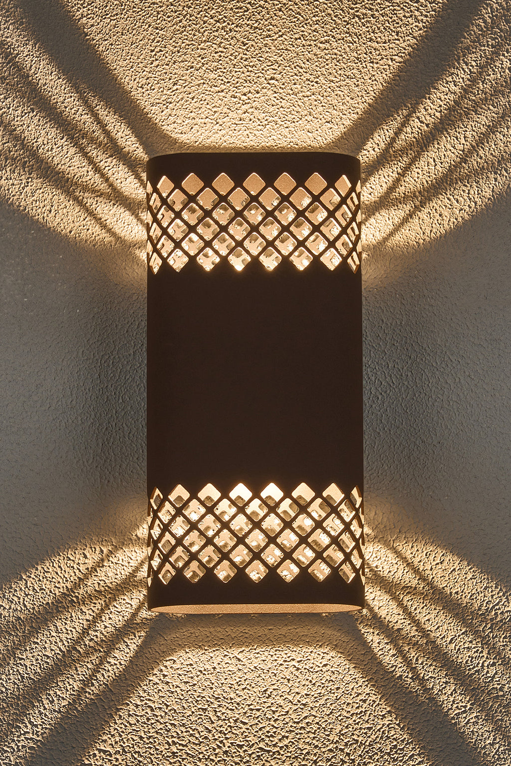 Zane Wall Lamp With 125 x 260mm Mesh Diamond Pattern Shade, 2 x 6.5W LED, 3000K, 900lm, IP65