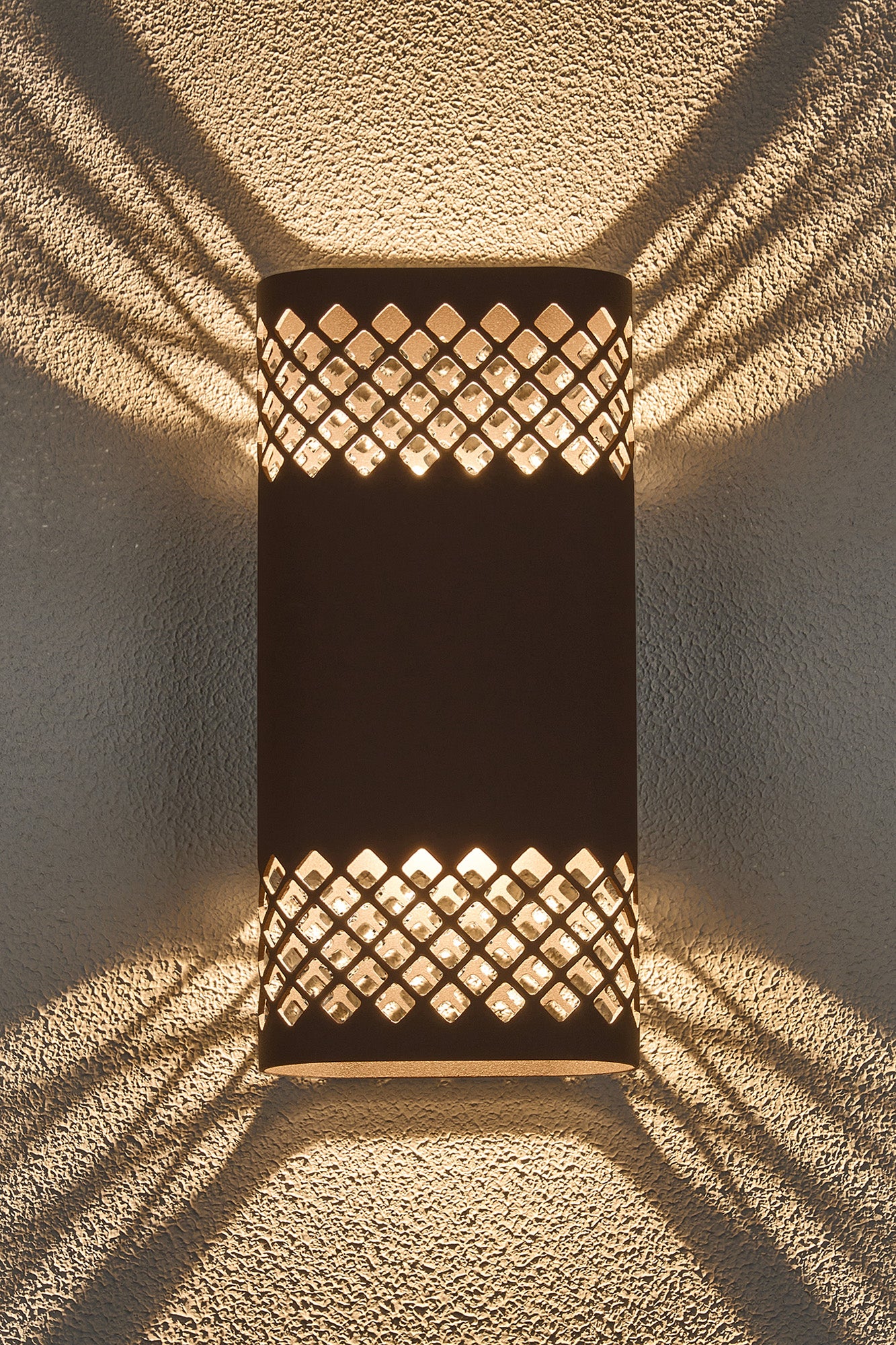 Zane Wall Lamp With 125 x 260mm Mesh Diamond Pattern Shade, 2 x 6.5W LED, 3000K, 900lm, IP65