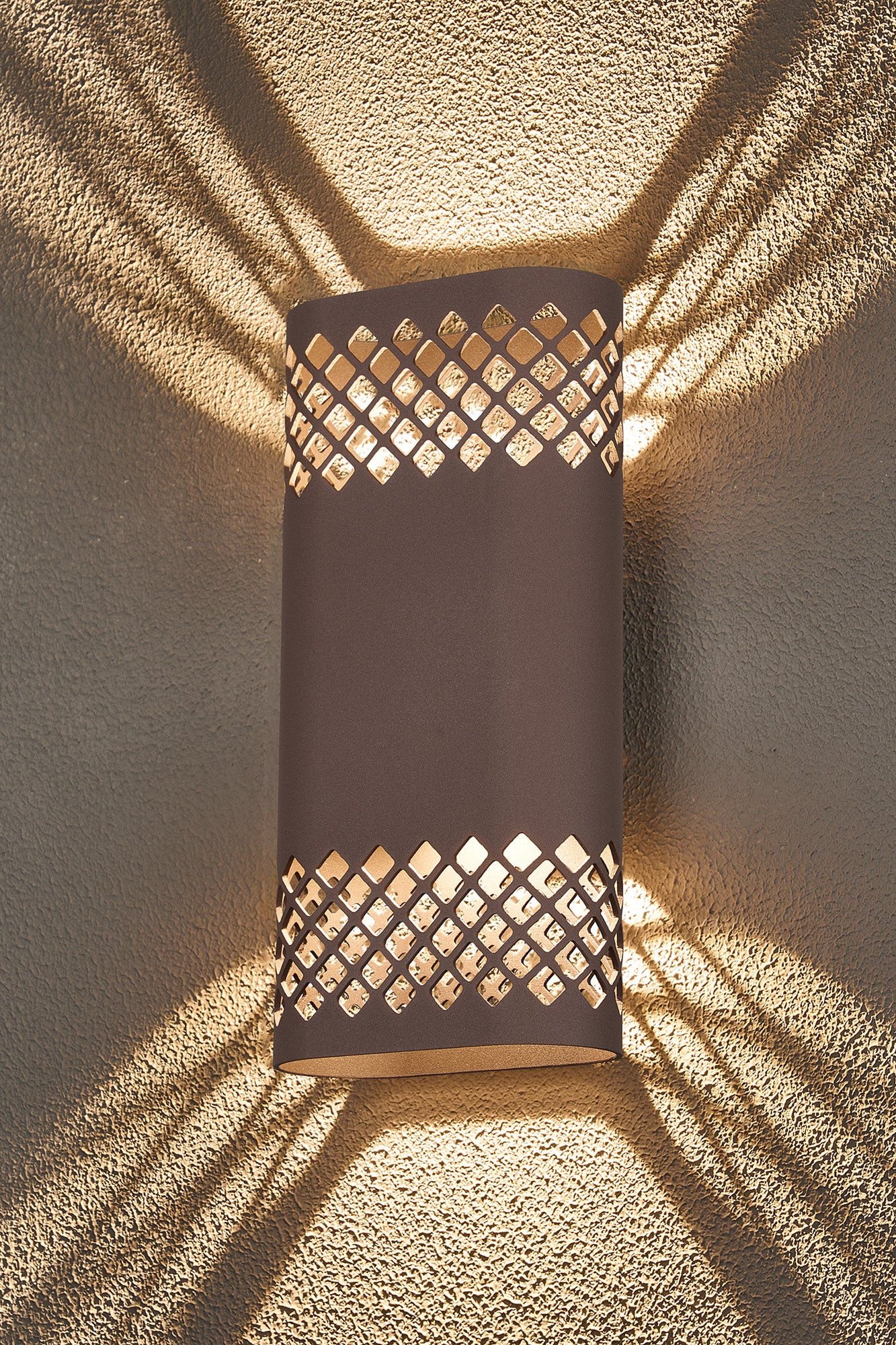 Zane Wall Lamp With 125 x 260mm Mesh Diamond Pattern Shade, 2 x 6.5W LED, 3000K, 900lm, IP65