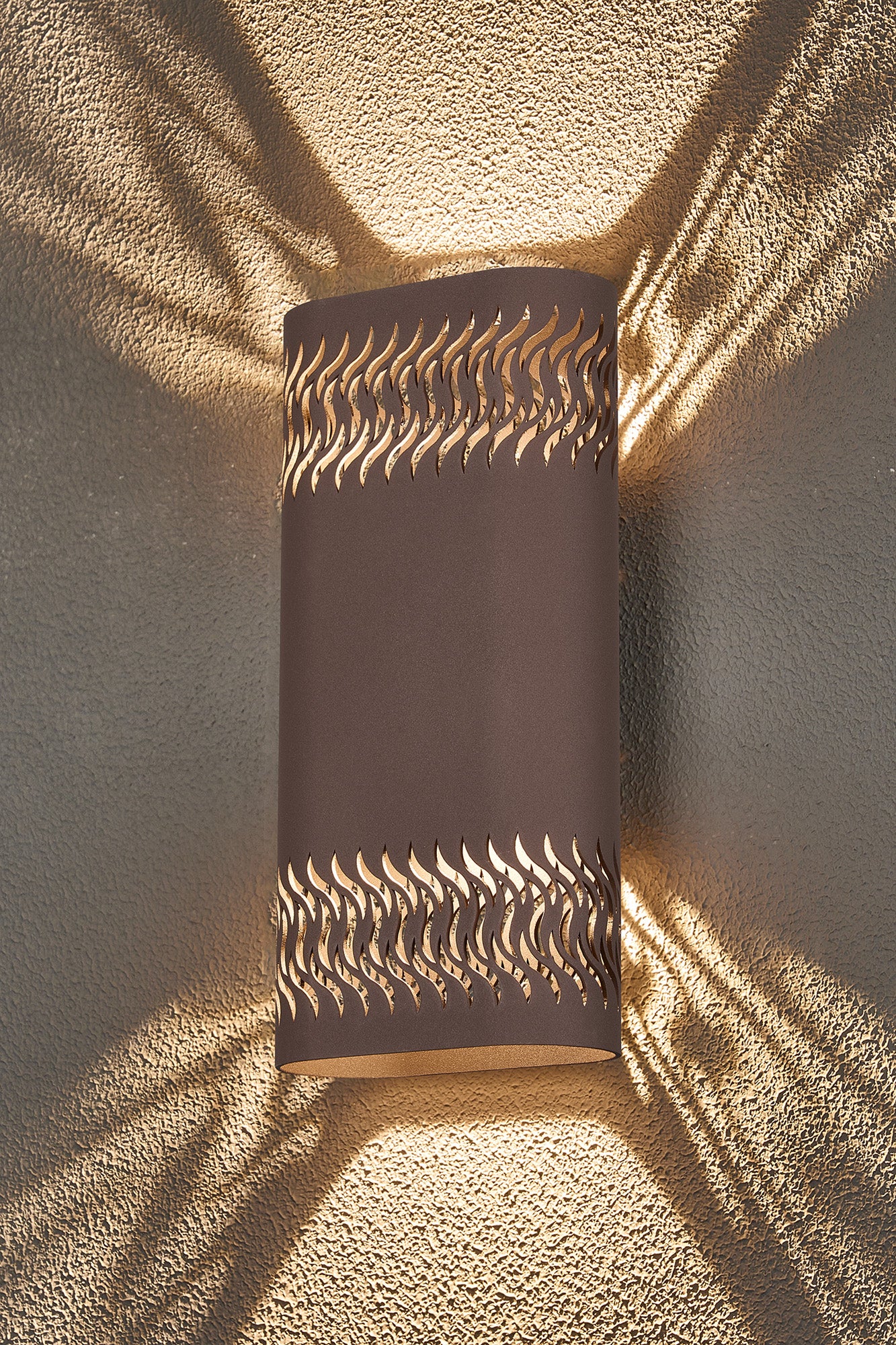 Zane Wall Lamp With 125 x 260mm Mesh Waves Pattern Shade, 2 x 6.5W LED, 3000K, 900lm, IP65