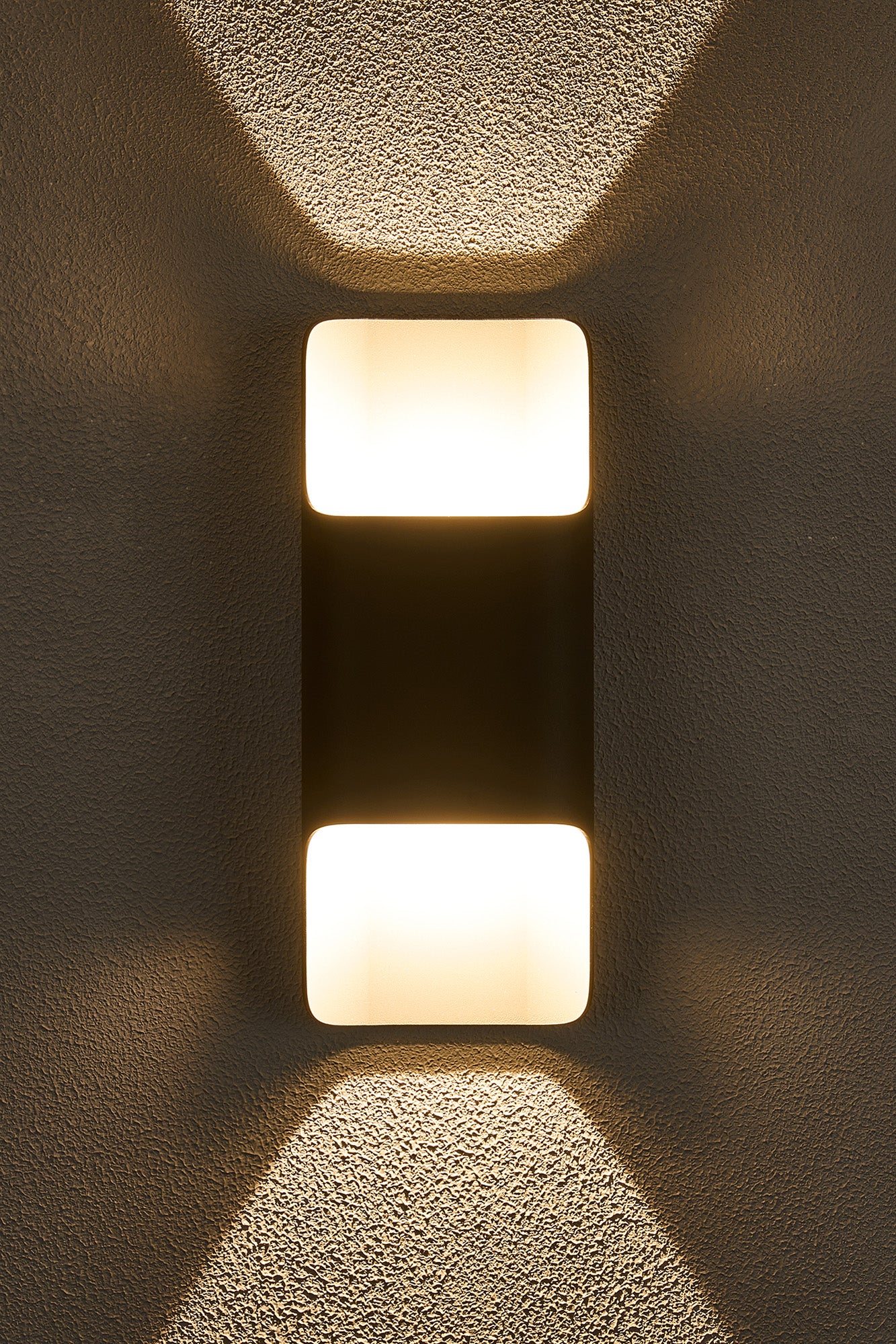 Zane Wall Lamp With 125 x 305mm Even Open Curve Shade, 2 x 6.5W LED, 3000K, 900lm, IP65