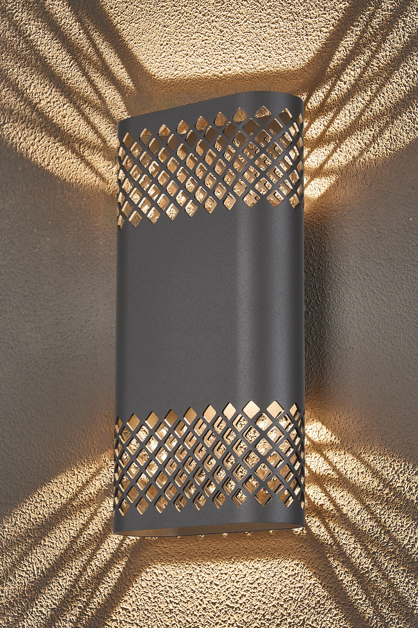 Zane Wall Lamp With 160 x 305mm Mesh Diamond Pattern Shade, 2 x 6.5W LED, 3000K, 900lm, IP6