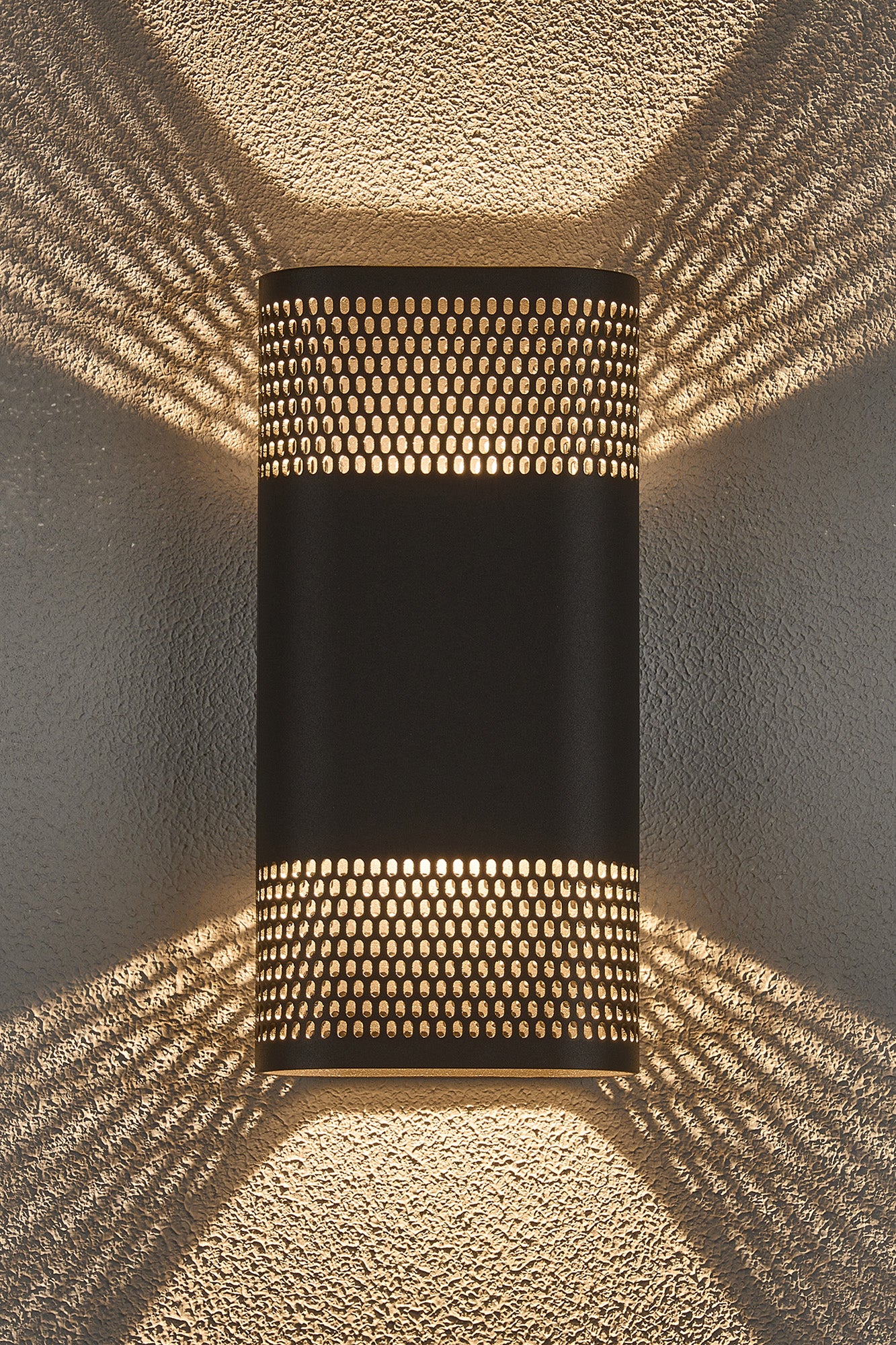 Zane Wall Lamp With 125 x 260mm Mesh Oval Pattern Shade, 2 x 6.5W LED, 3000K, 900lm, IP65
