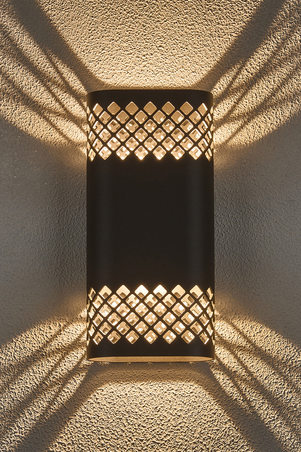 Zane Wall Lamp With 125 x 260mm Mesh Diamond Pattern Shade, 2 x 6.5W LED, 3000K, 900lm, IP65