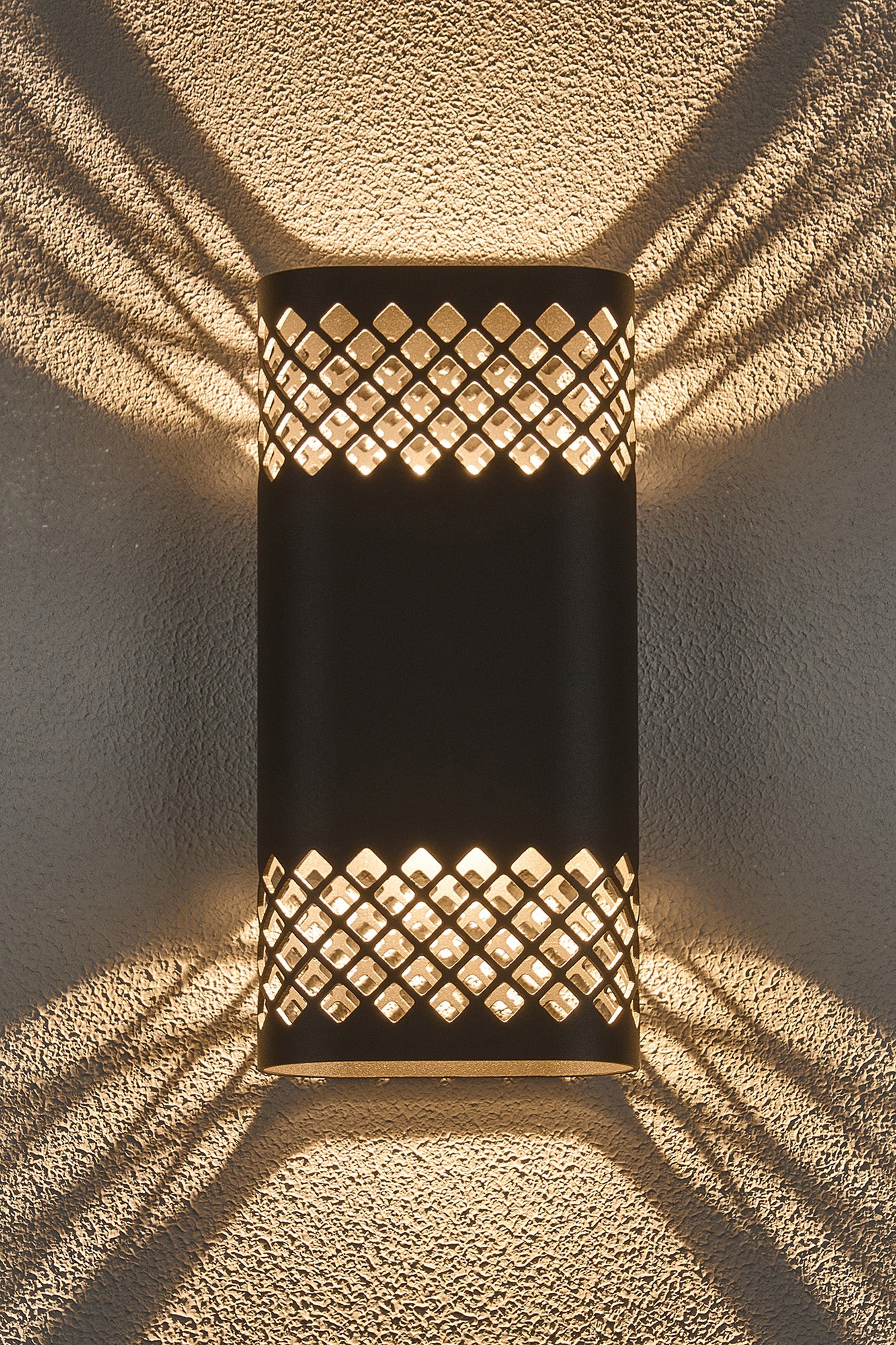 Zane Wall Lamp With 125 x 260mm Mesh Diamond Pattern Shade, 2 x 6.5W LED, 3000K, 900lm, IP65
