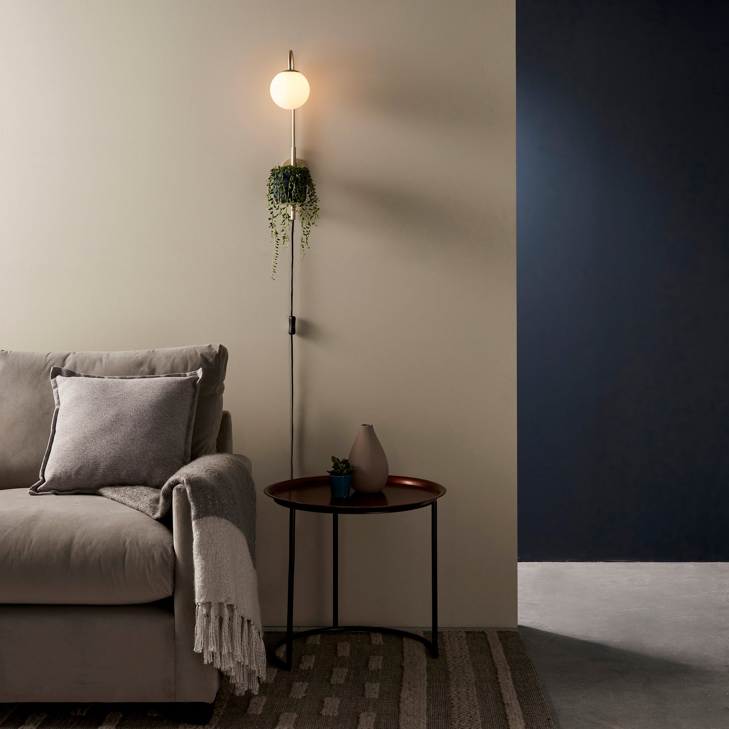 Guest Wall with Plug in Table Lamp