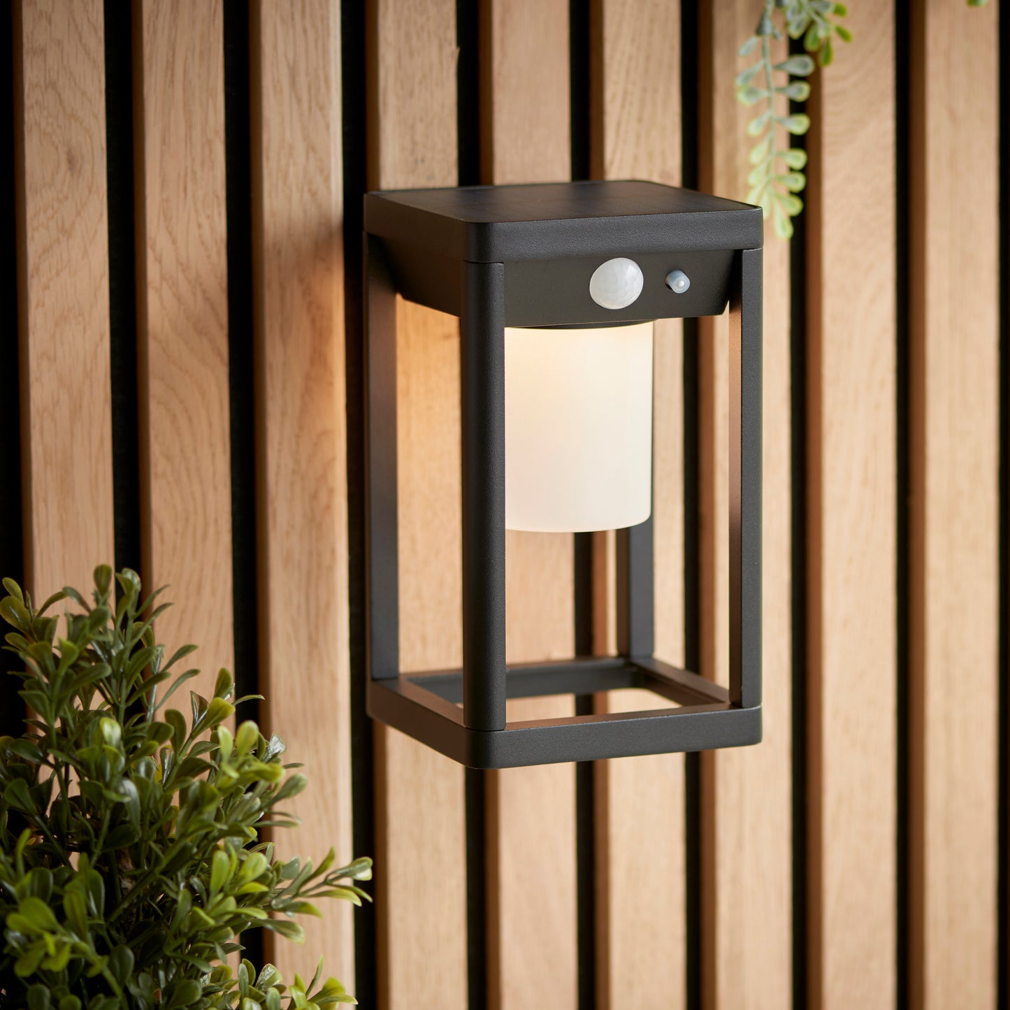 Hallam PIR Solar Wall Light