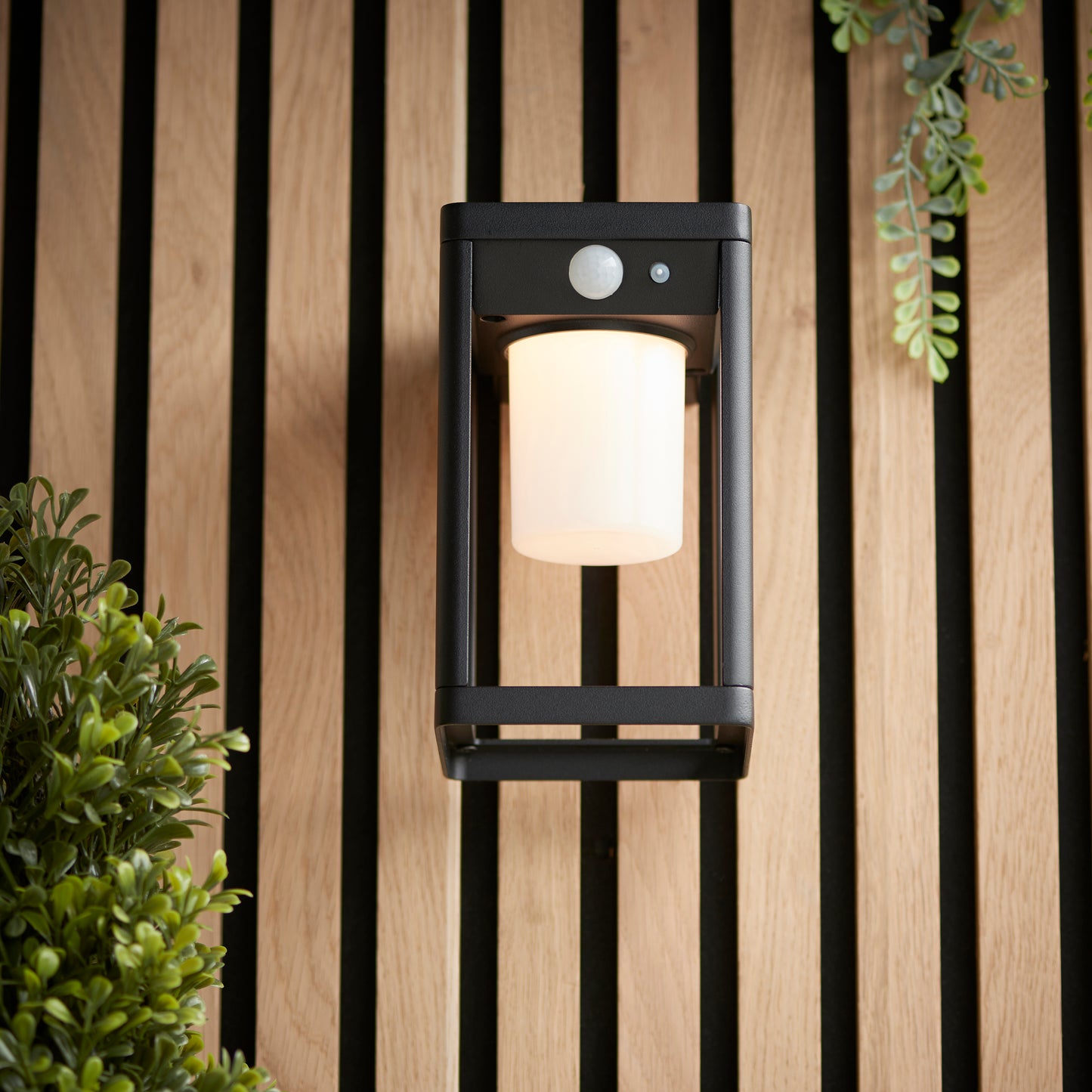 Hallam PIR Solar Wall Light